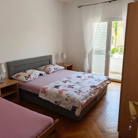 Апартаменты Slavica Биоград-на-Мору