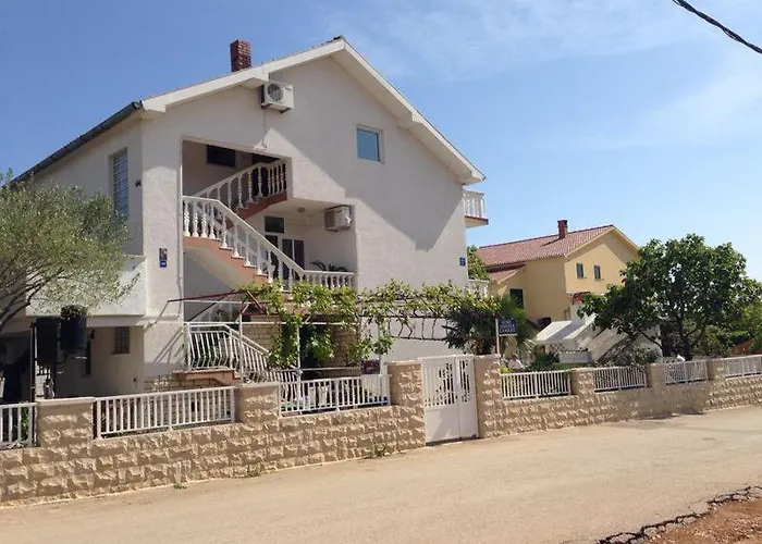 Slavica Биоград-на-Мору