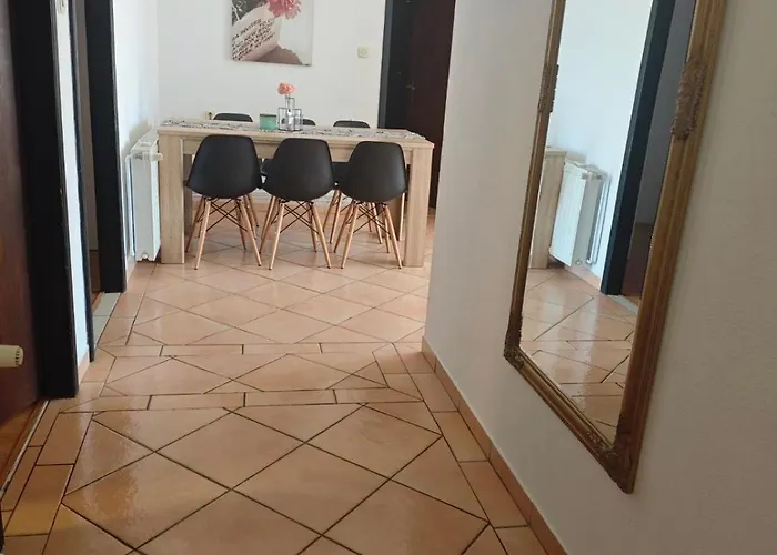 Slavica Биоград-на-Мору